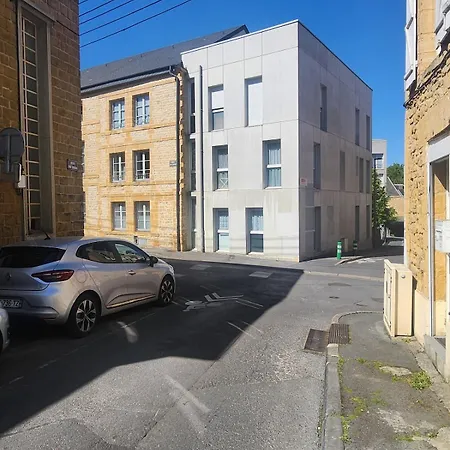 Spacieux Sushi - 1 Lit Double - Rue Calme- Centre * Charleville-Mézières