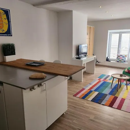 Appartement Spacieux Sushi - 1 Lit Double - Rue Calme- Centre